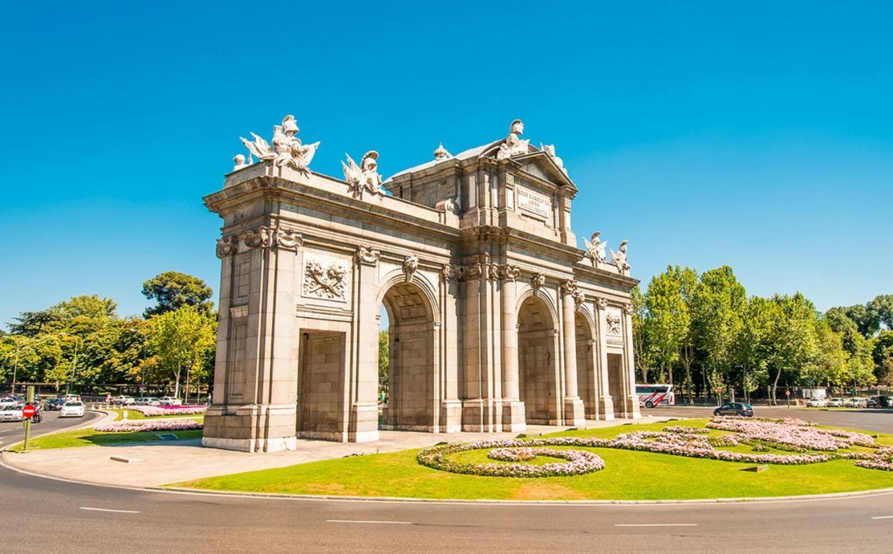 Adosado Cerca Plaza Castilla - Apartamento Cuzco Madryt Zewnętrze zdjęcie